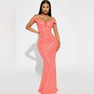 Fashion Nova Carley Sequin Gown-Coral-Size XS NWT🌺